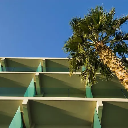 코스 아크티스 아트 호텔