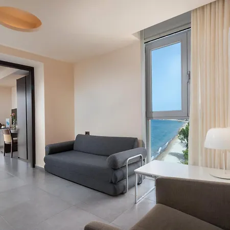Aktis Art Hotel 4*